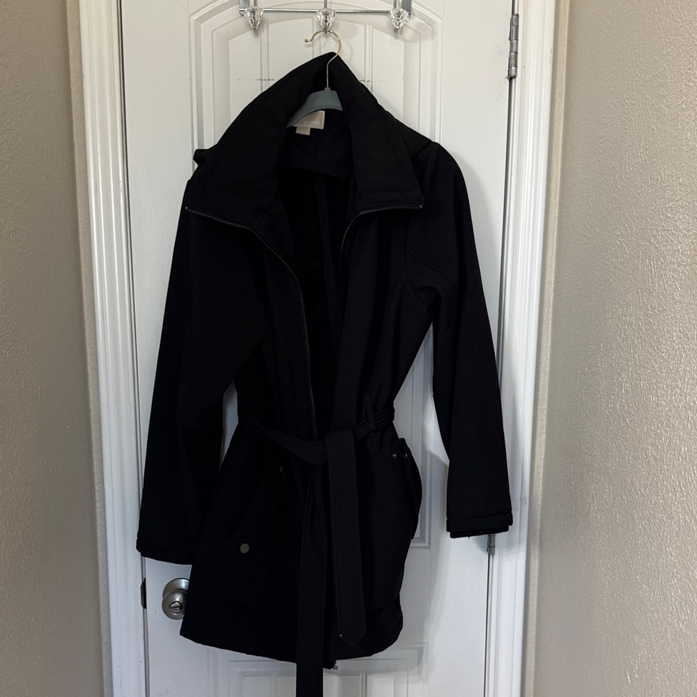 Michael Kors Elegant Black coat fleece lined with detachable hood
